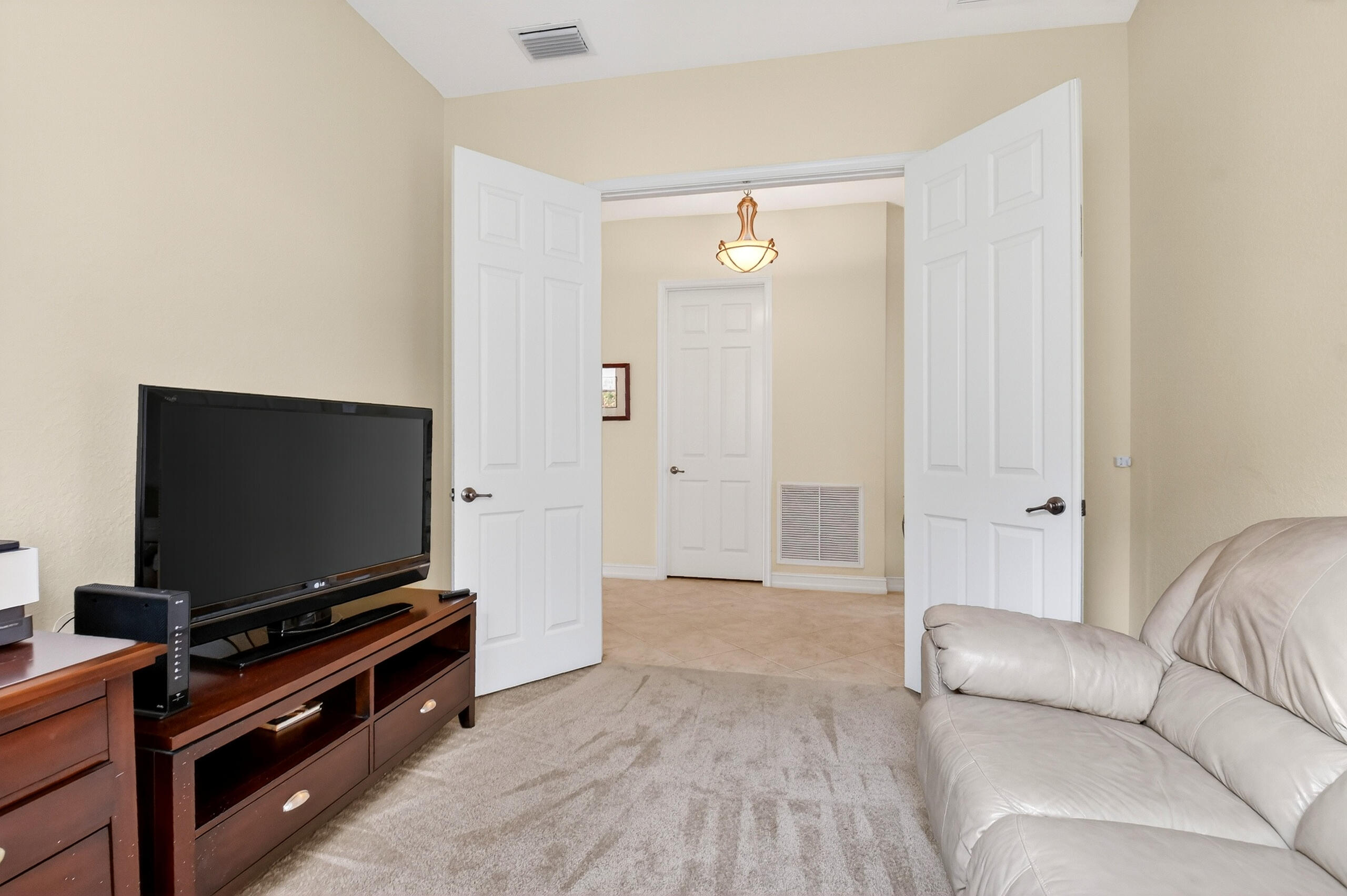 VALENCIA PALMS - Residential