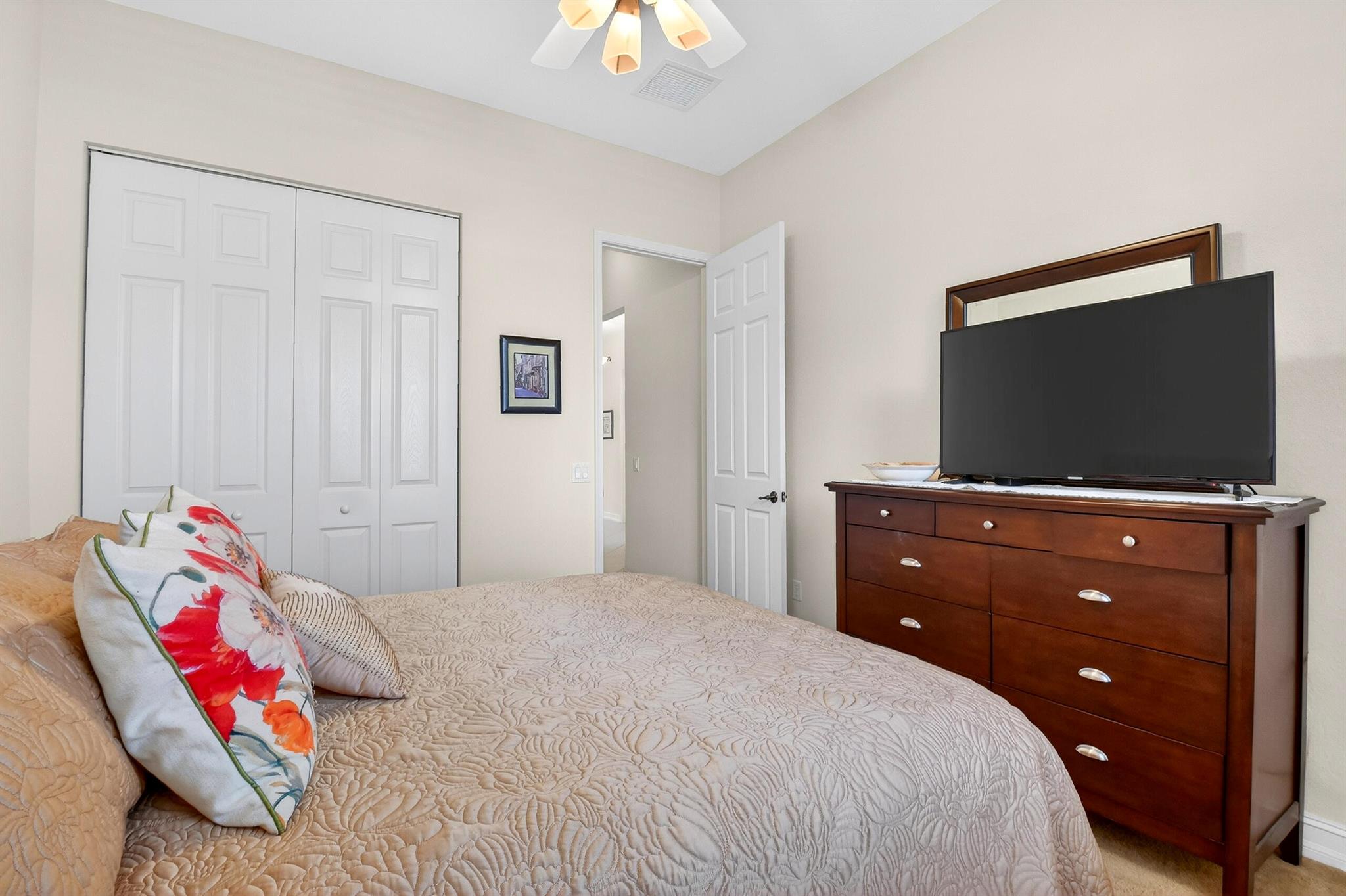 VALENCIA PALMS - Residential