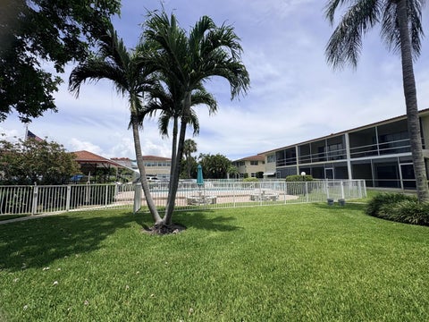 Tiny photo for 2202 NE 36th Street #17, Lighthouse Point, FL 33064 (MLS # B26043069)