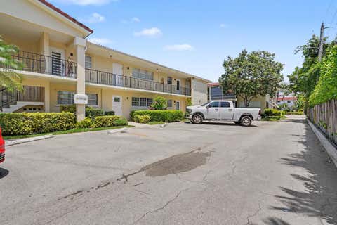 Tiny photo for 2202 NE 36th Street #17, Lighthouse Point, FL 33064 (MLS # B26043069)