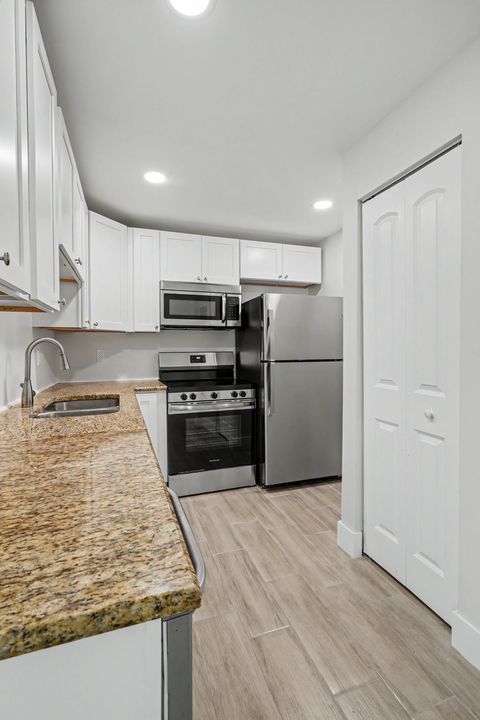 Tiny photo for 2202 NE 36th Street #17, Lighthouse Point, FL 33064 (MLS # B26043069)