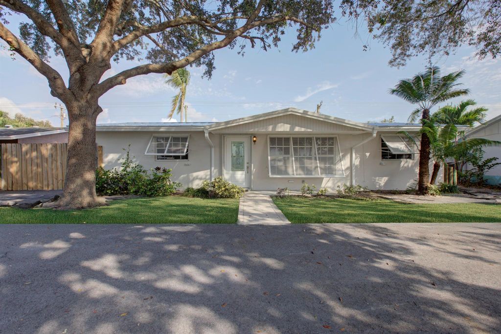 Photo of 4359 Empress Street, Palm Beach Gardens, FL 33410 (MLS # R11033045)