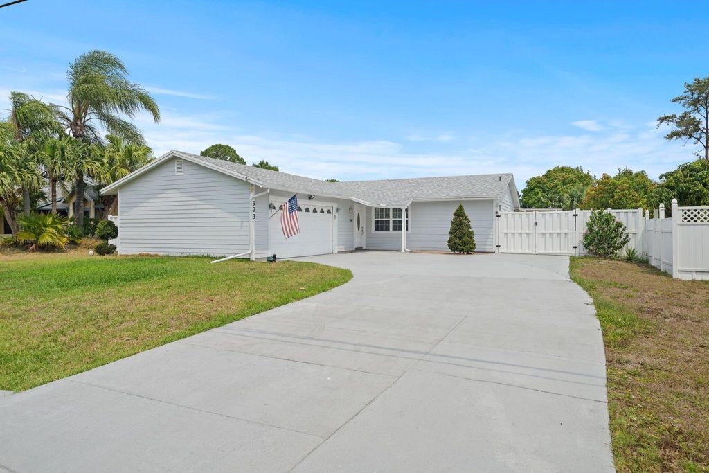 Photo of 973 SW Jaslo Avenue, Port Saint Lucie, FL 34953 (MLS # R10987780)