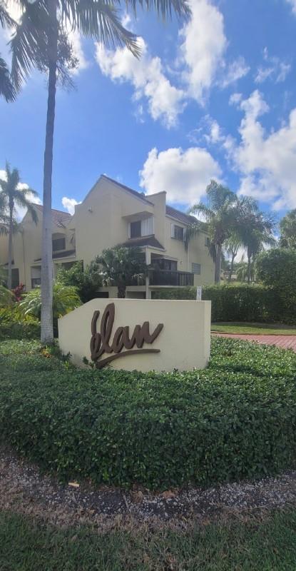View Miami, FL 33186 townhome