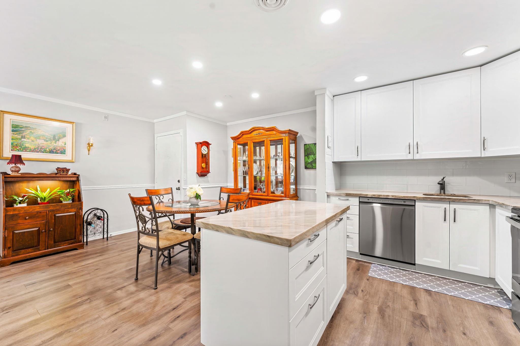 120 Cypress Club Dr 225