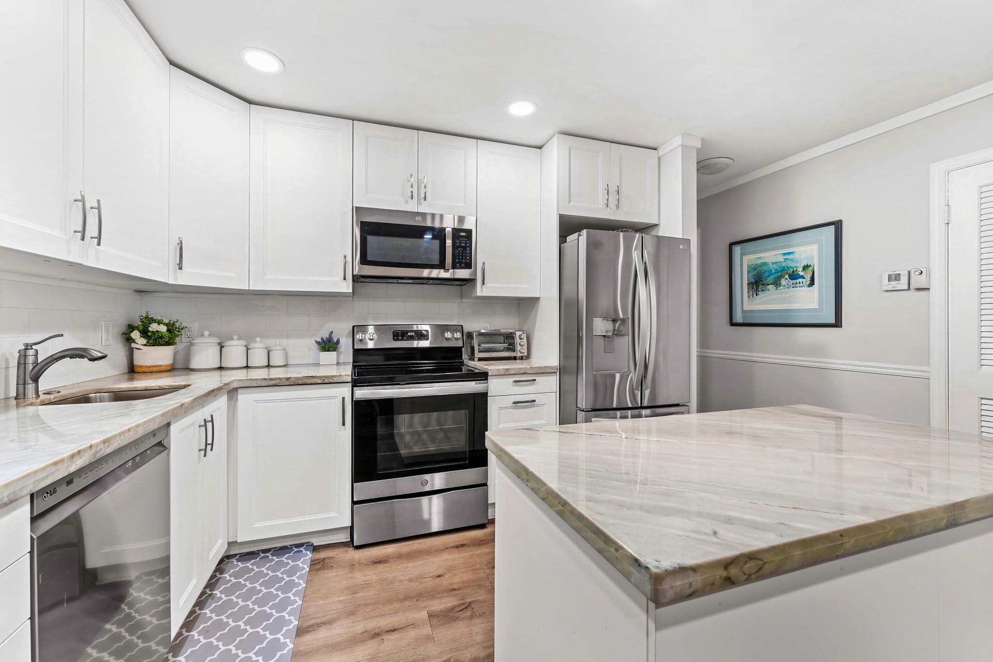 120 Cypress Club Dr 225