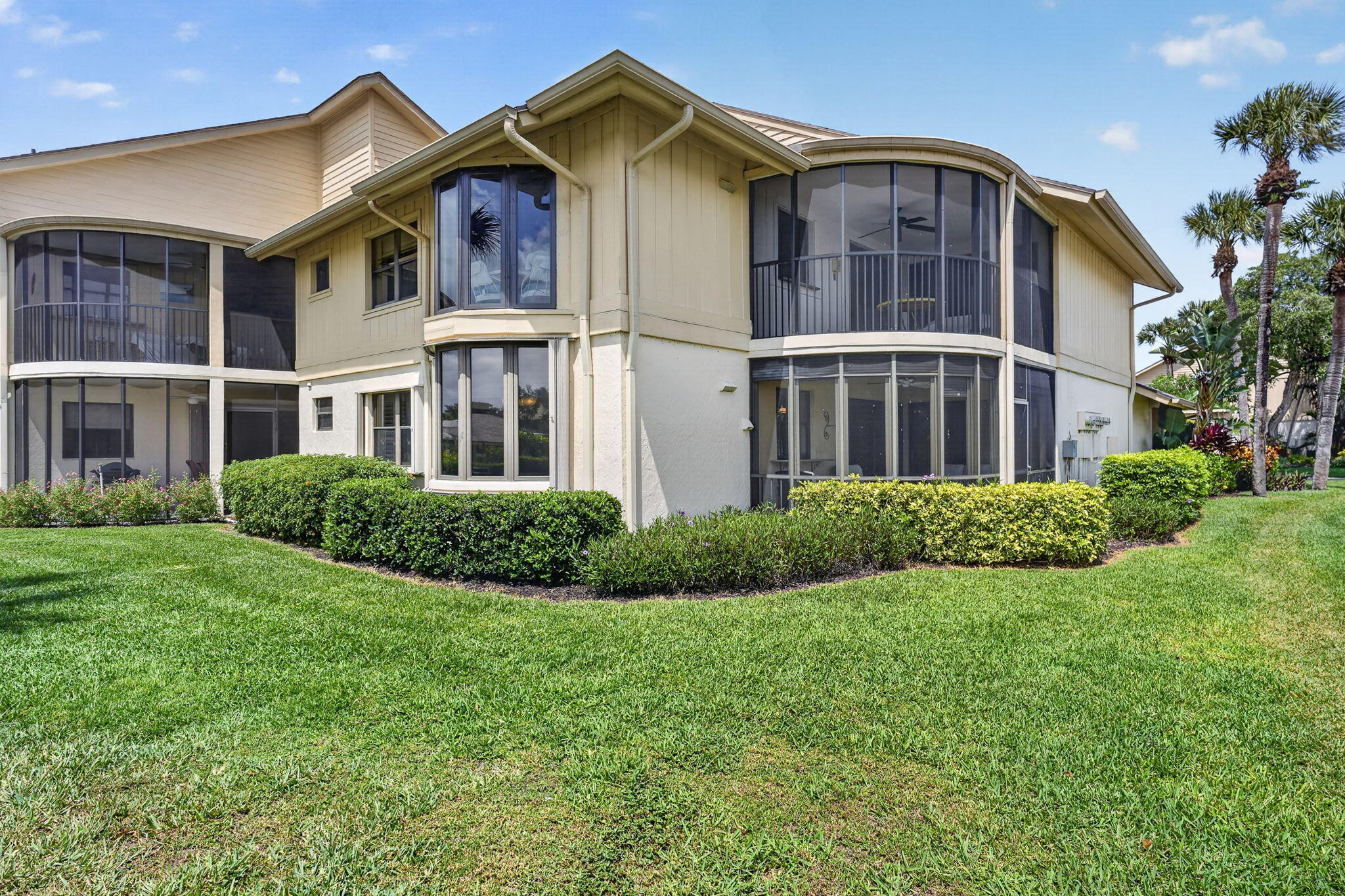 WATERBEND AT JONATHANS LANDING CONDO - Residential