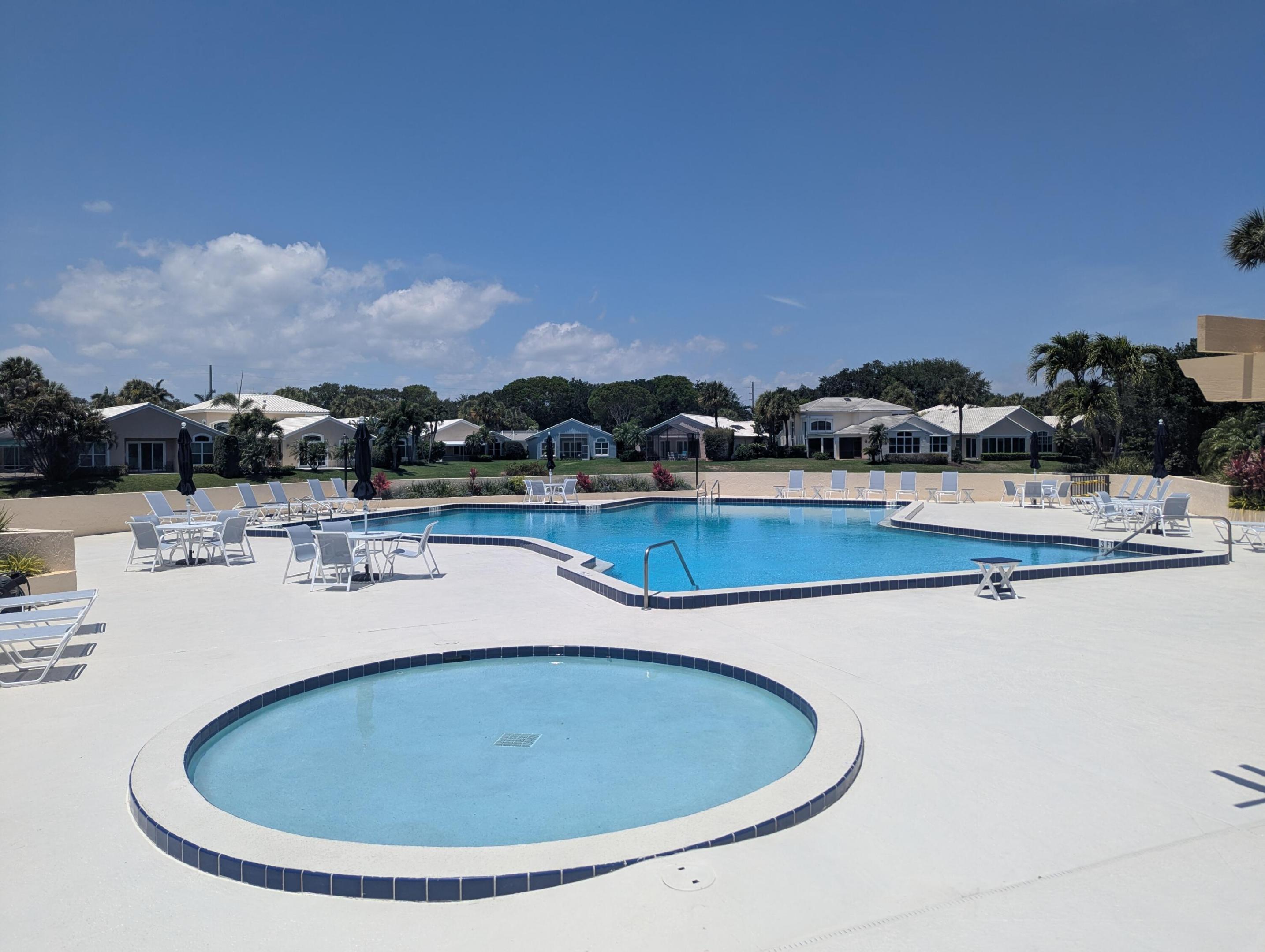 WATERBEND AT JONATHANS LANDING CONDO - Residential