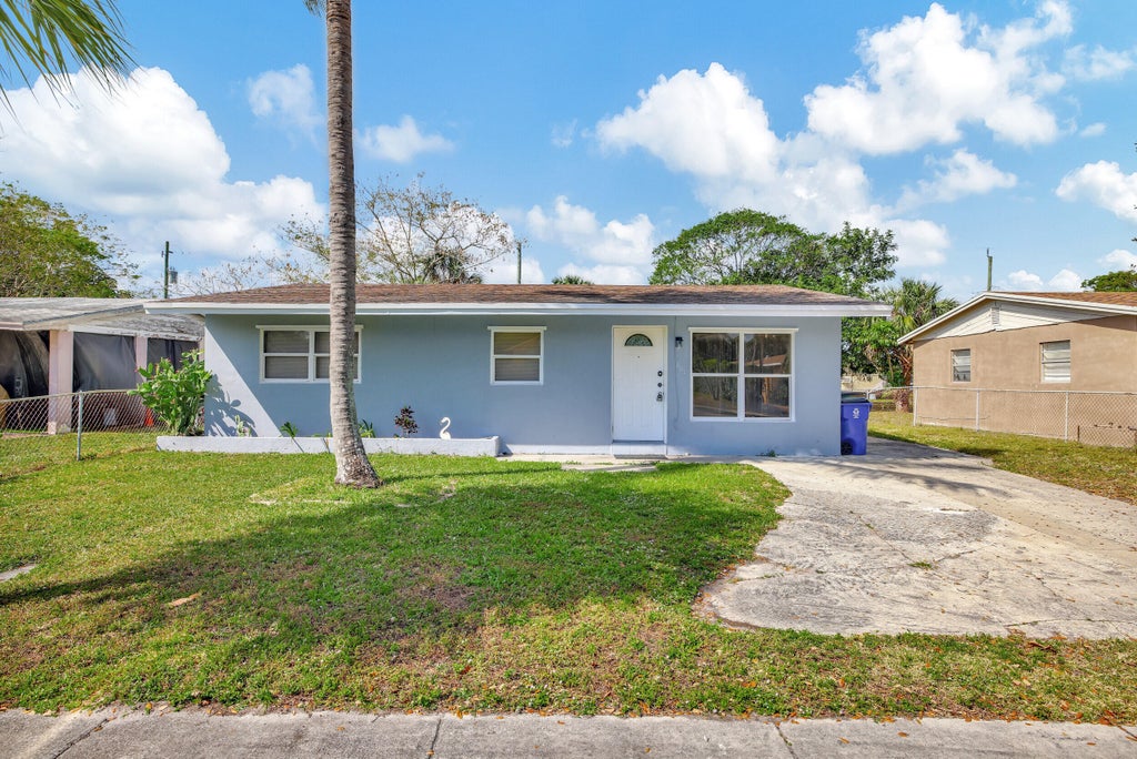 Photo of 603 NW 2nd Avenue, Deerfield Beach, FL 33441 (MLS # R10961205)