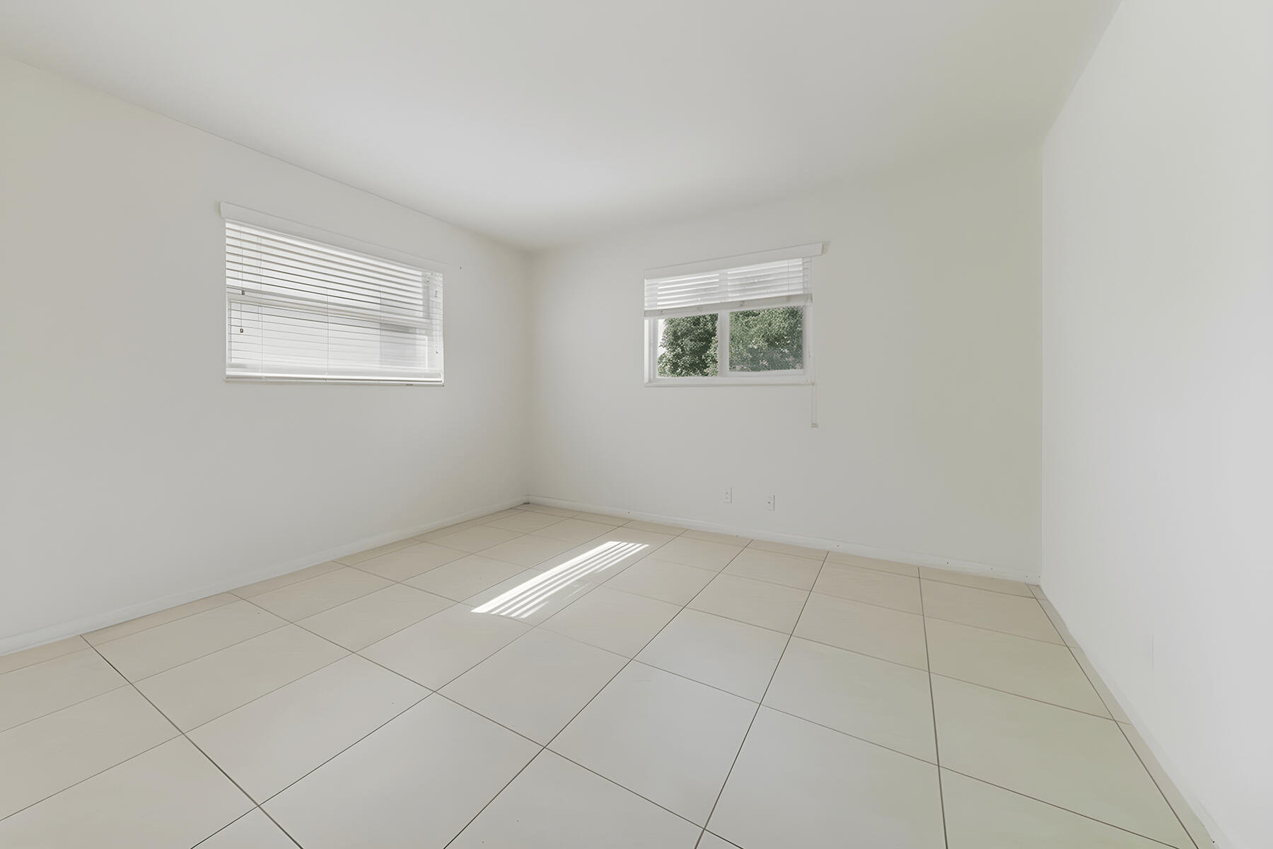 KENMONT FIRST ADD - Residential Lease