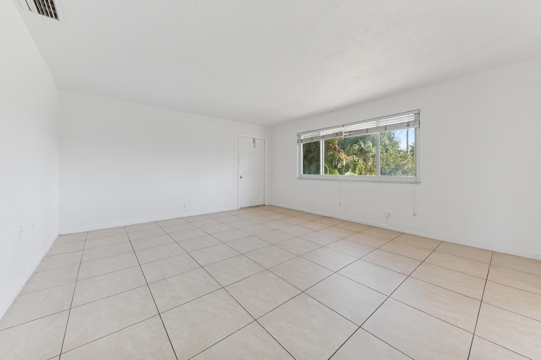 KENMONT FIRST ADD - Residential Lease