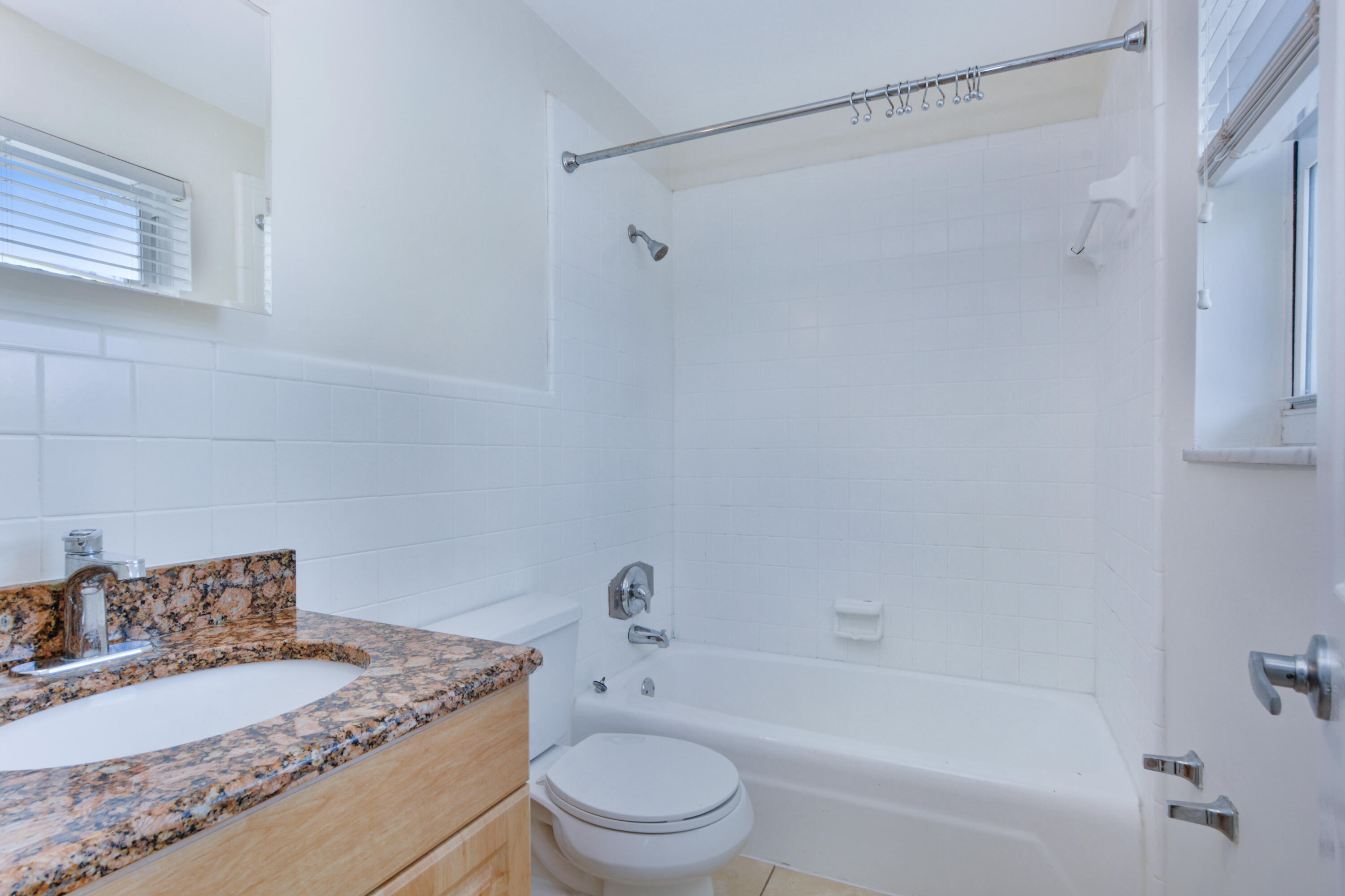 KENMONT FIRST ADD - Residential Lease