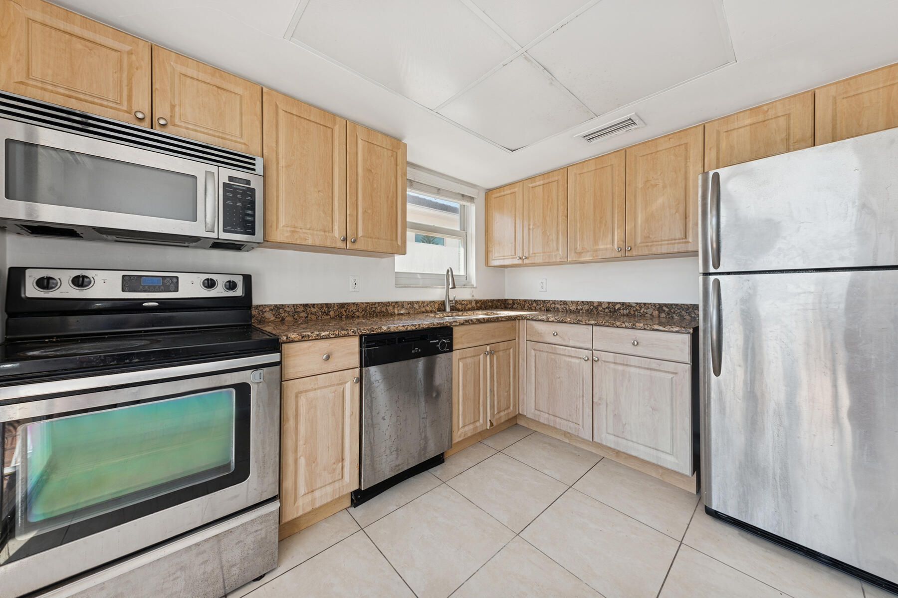 KENMONT FIRST ADD - Residential Lease