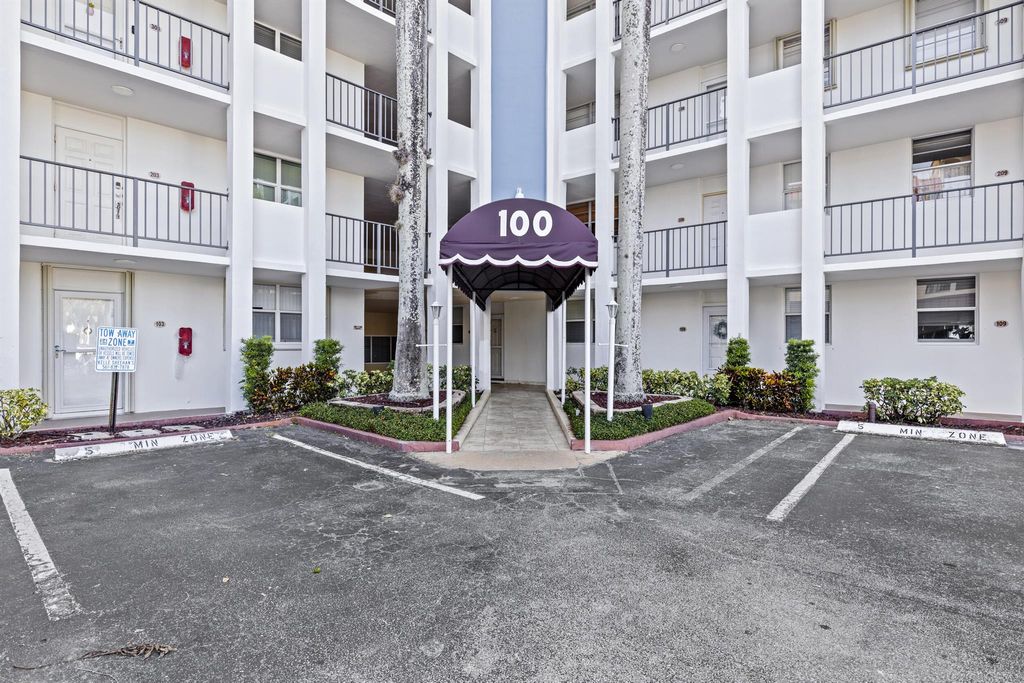 Photo of 100 Paradise Harbour Blvd #311, North Palm Beach, FL 33408 (MLS # R11114160)