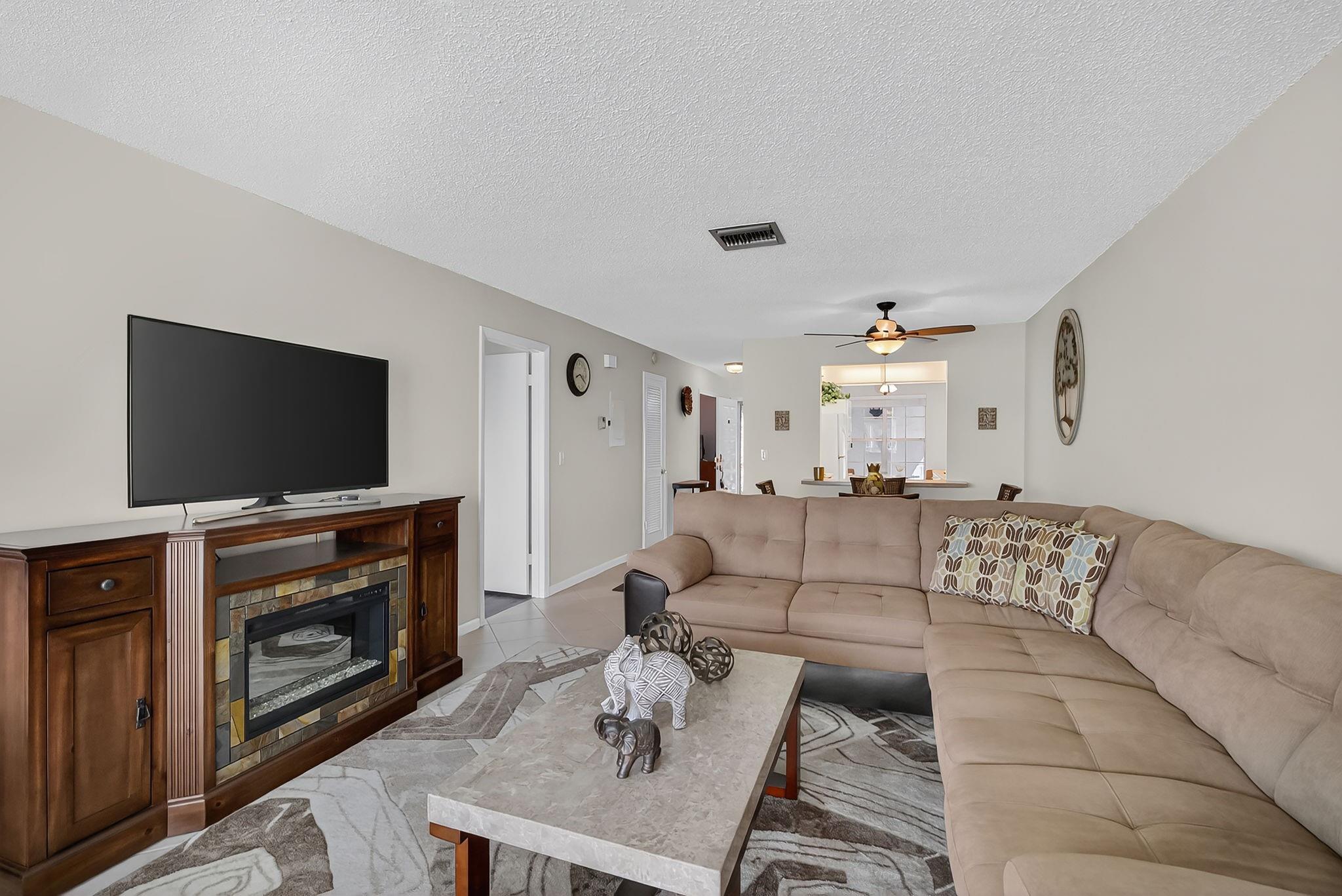 PALM GREENS AT VILLA DEL - Residential Lease