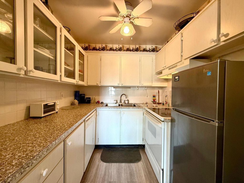 Photo of 62 Easthampton C, West Palm Beach, FL 33417 (MLS # B26013665)