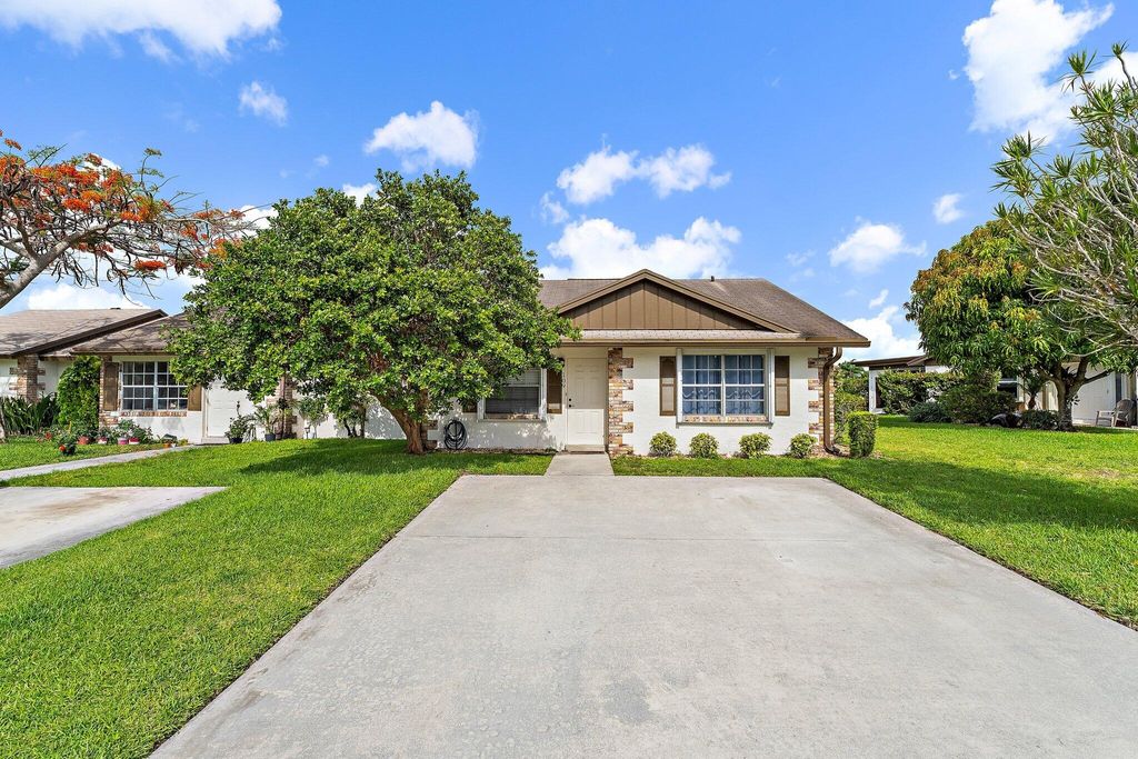 Photo of 109 Doe Trail, Jupiter, FL 33458 (MLS # B26034271)