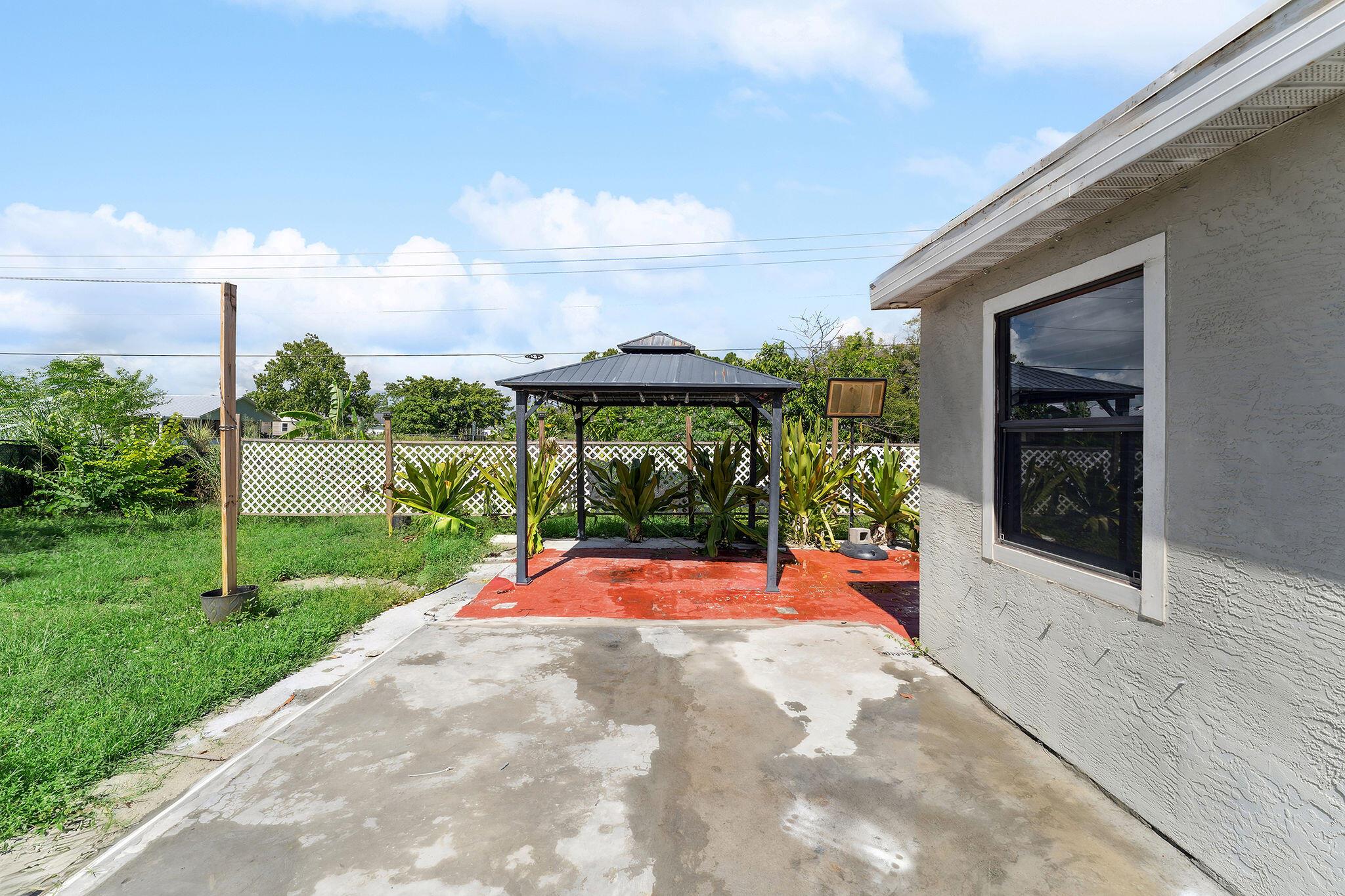 PORT ST LUCIE SECTION 4 - Residential Lease