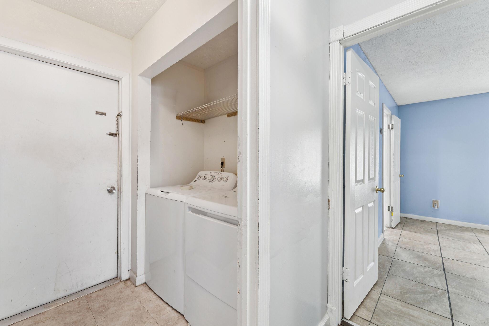 PORT ST LUCIE SECTION 4 - Residential Lease