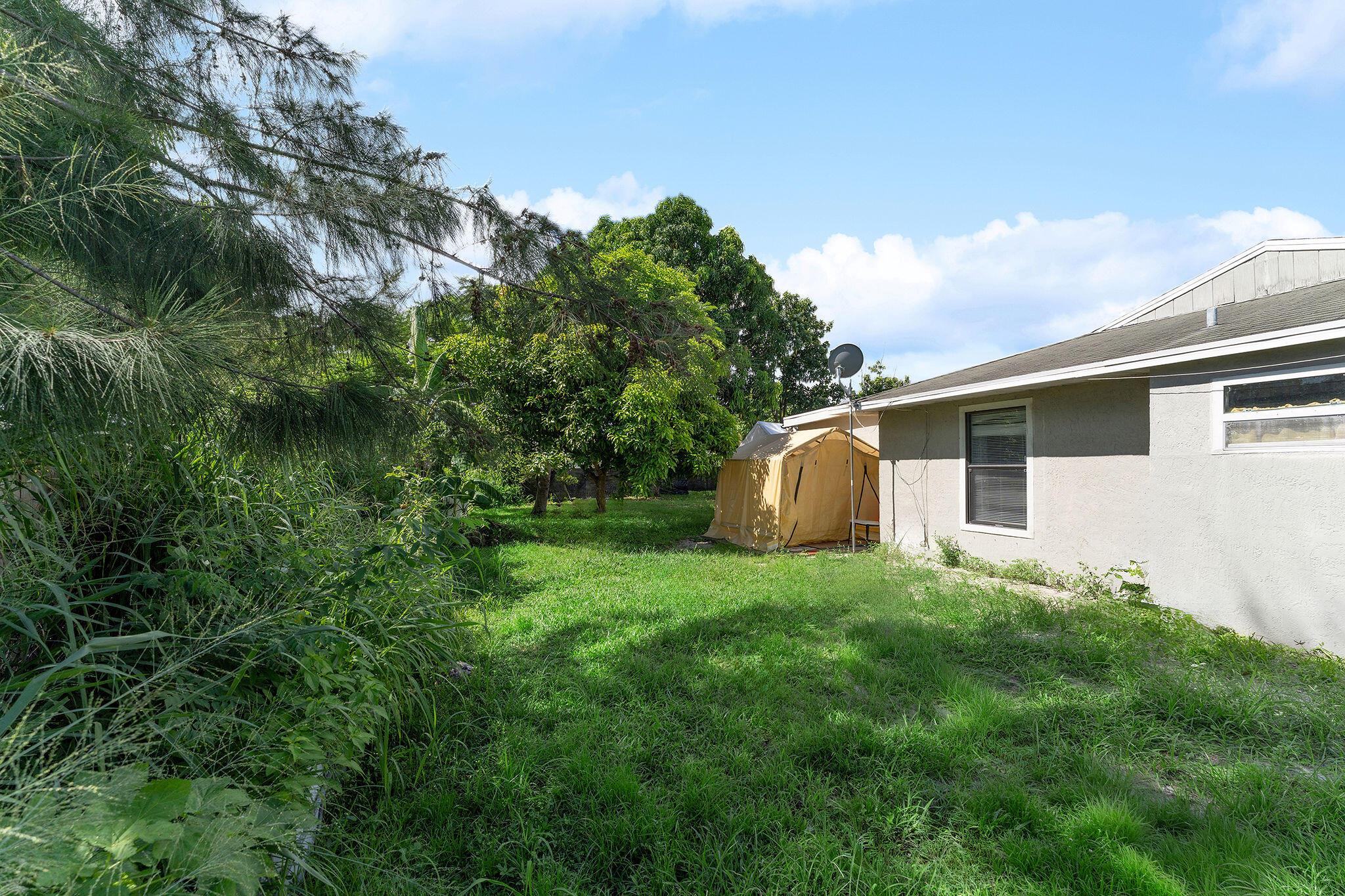 PORT ST LUCIE SECTION 4 - Residential Lease