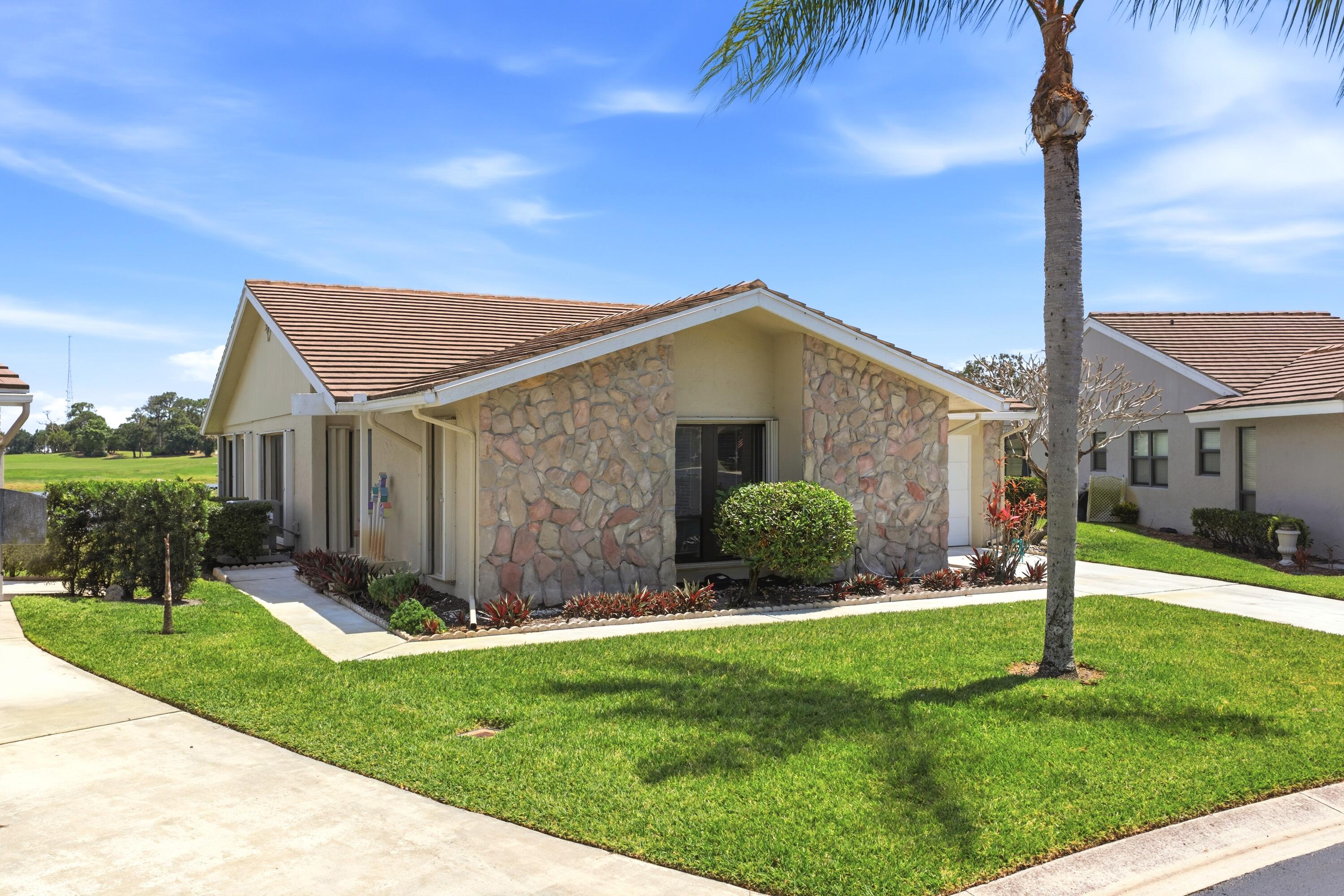 2669 SW Egret Pond Circle