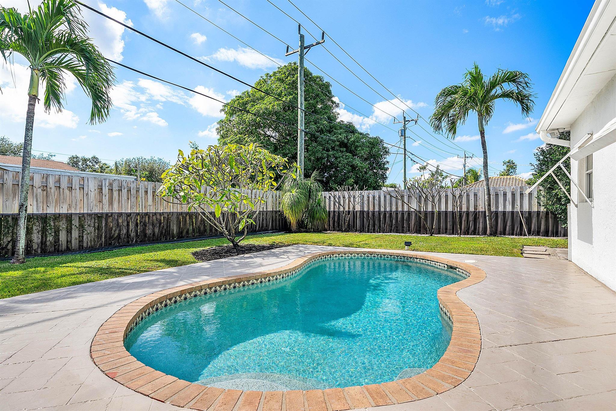 Tropic Palms - Residential