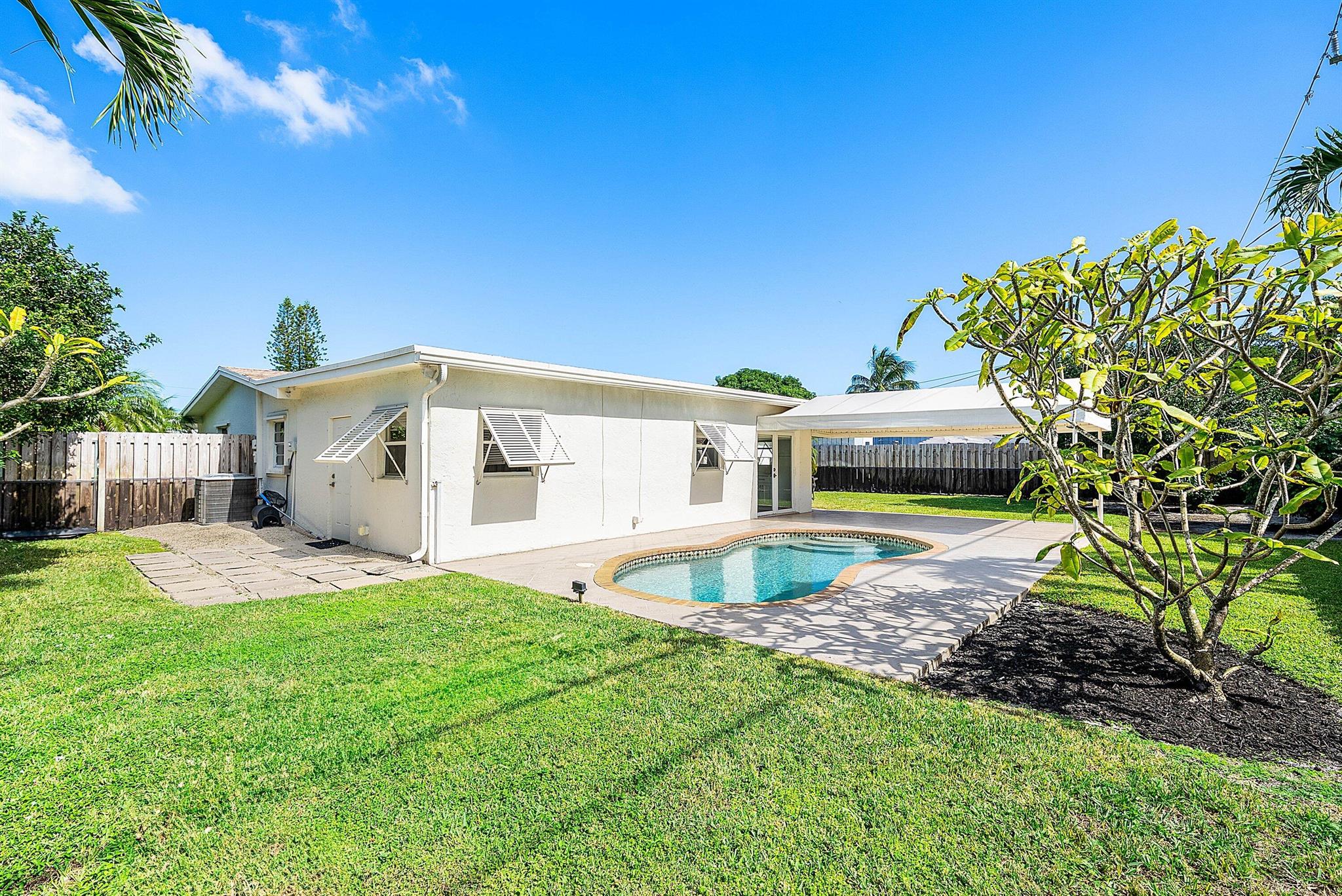 Tropic Palms - Residential