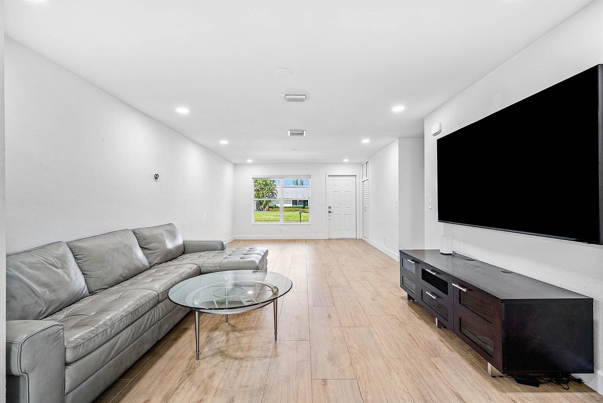 Tropic Palms - Residential