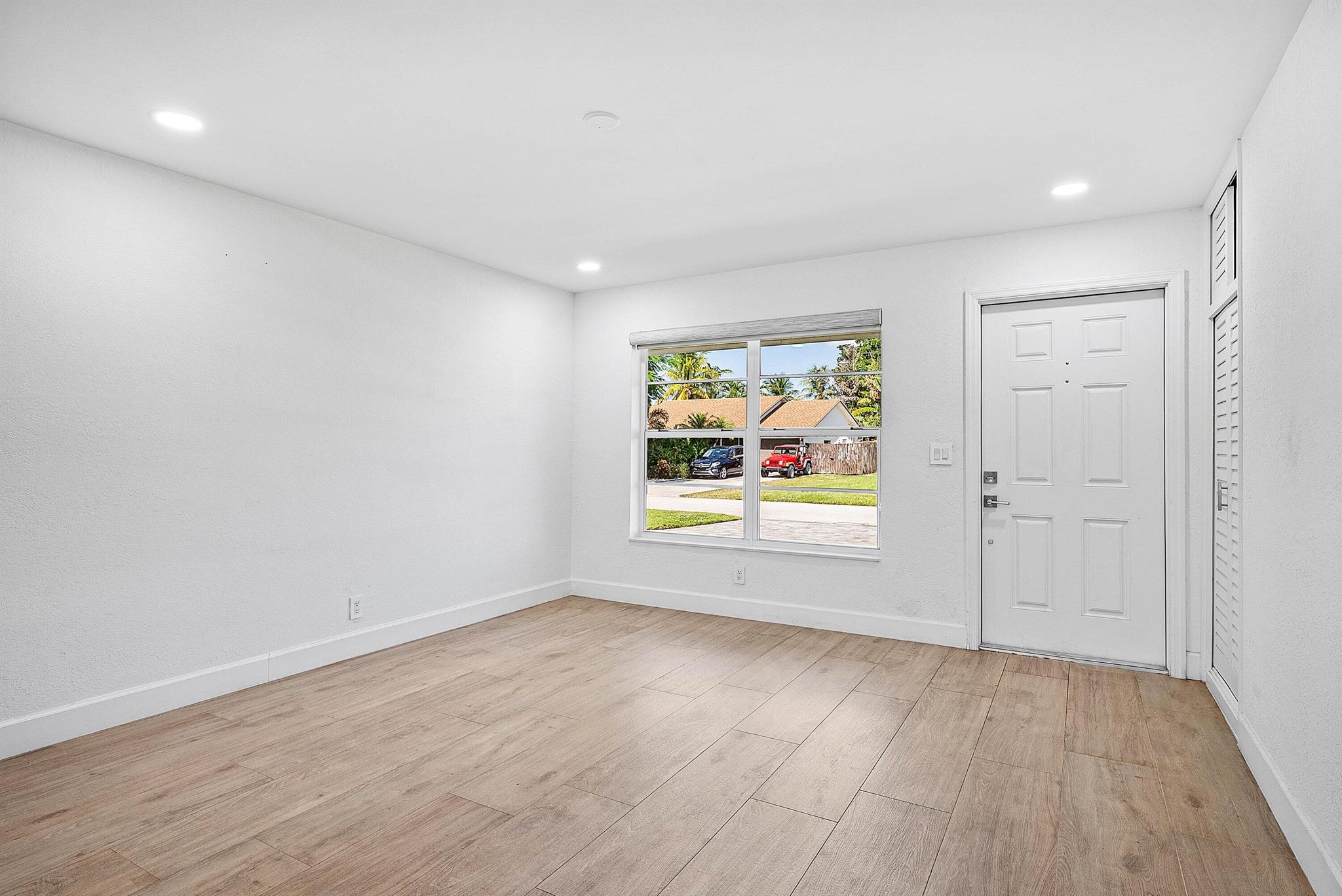 Tropic Palms - Residential