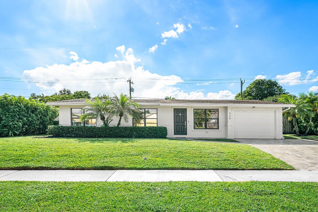 Photo of 530 Heron Drive, Delray Beach, FL 33444 (MLS # R11137983)