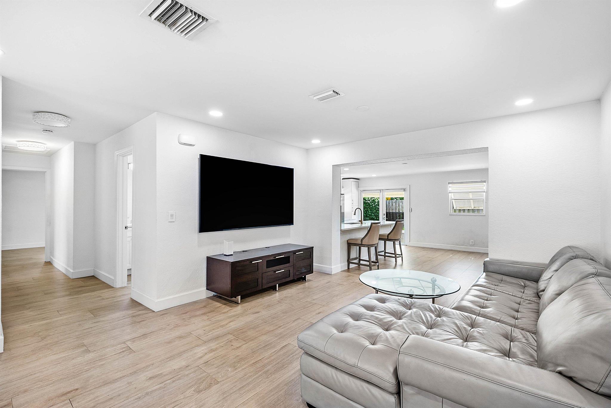 Tropic Palms - Residential