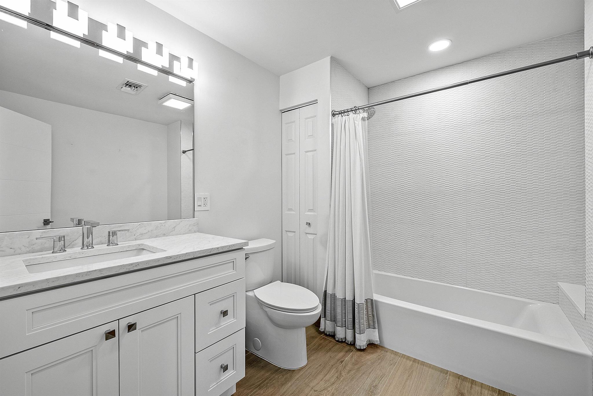 Tropic Palms - Residential