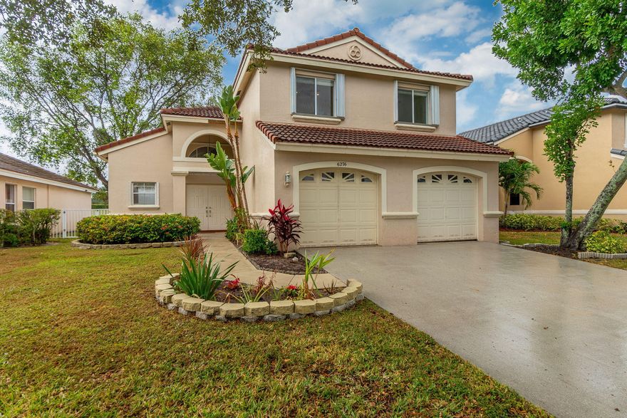 Golf Course View 2-story; 3 beds & 1 office/den; 2.5 bathrooms; tile floors; laundry room; two car garage; Guard Gate; and HOA.   Close to grocery, schools, restaurants, and shopping.