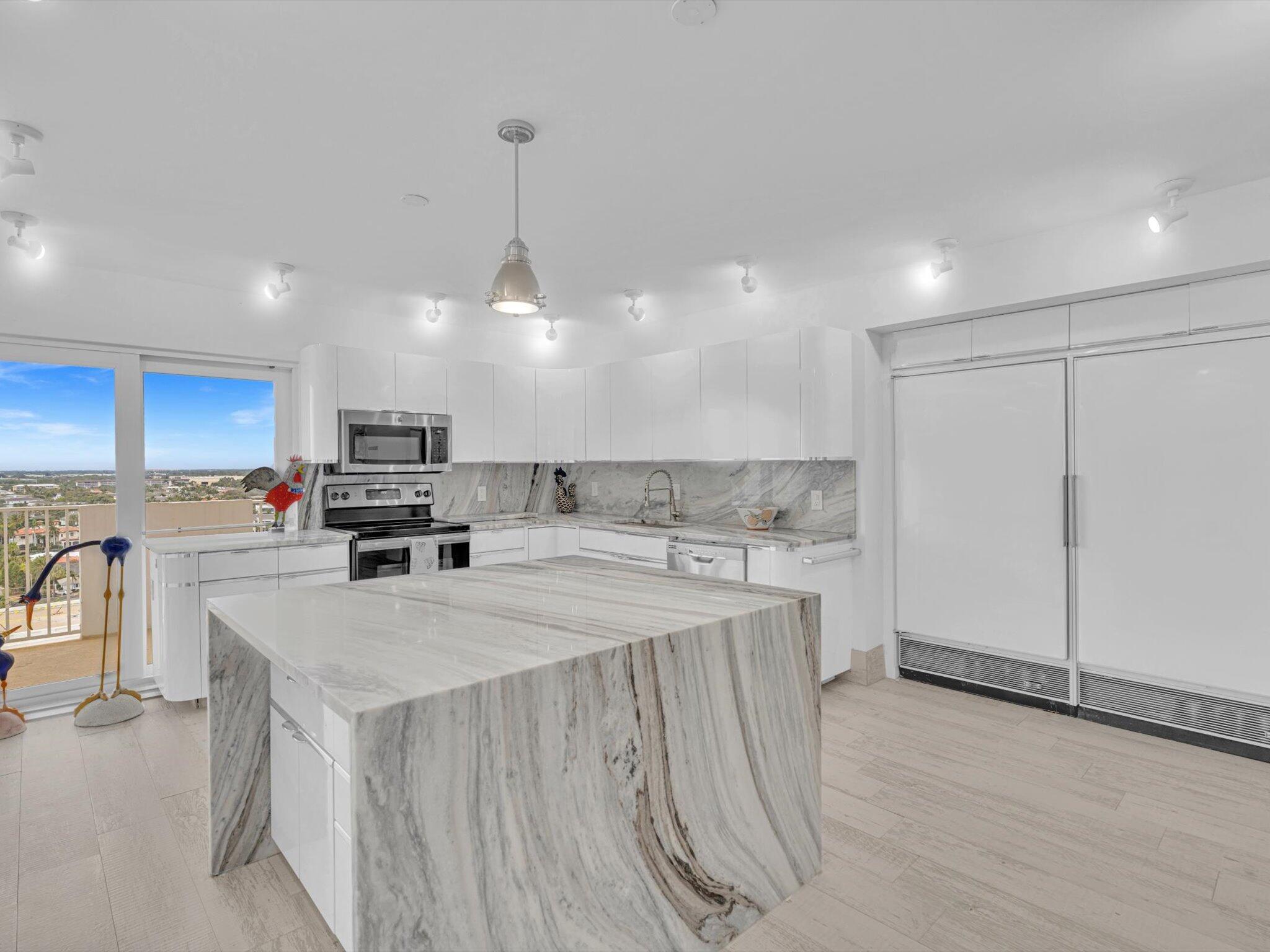 THREE THOUSAND CONDO - Residential