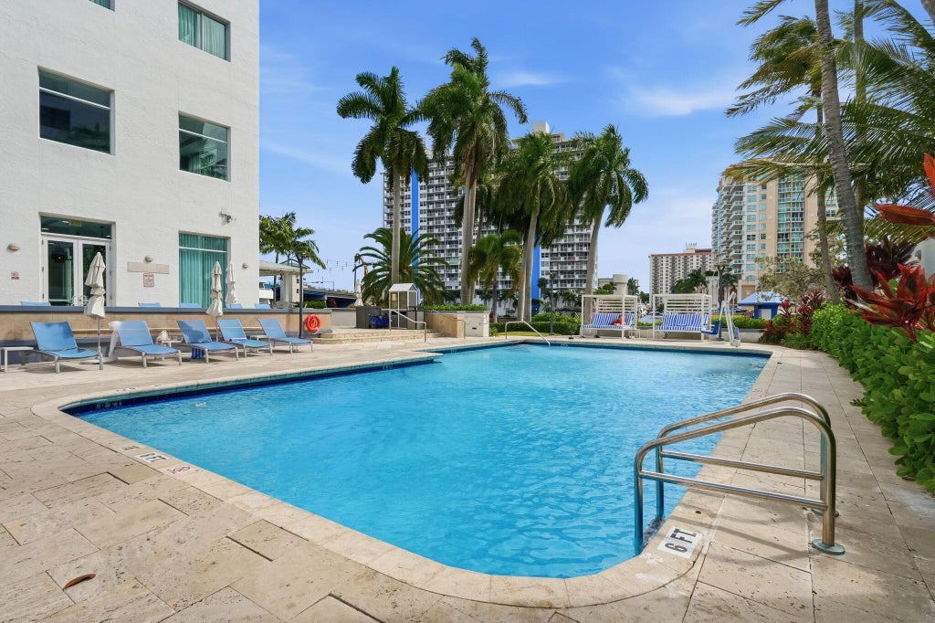 Photo of 2670 E SUNRISE Boulevard #1115, Fort Lauderdale, FL 33304 (MLS # B26079281)