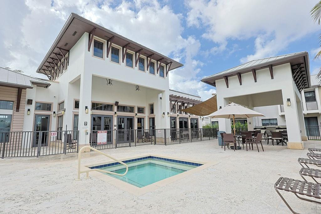 DORAL CAY - Residential