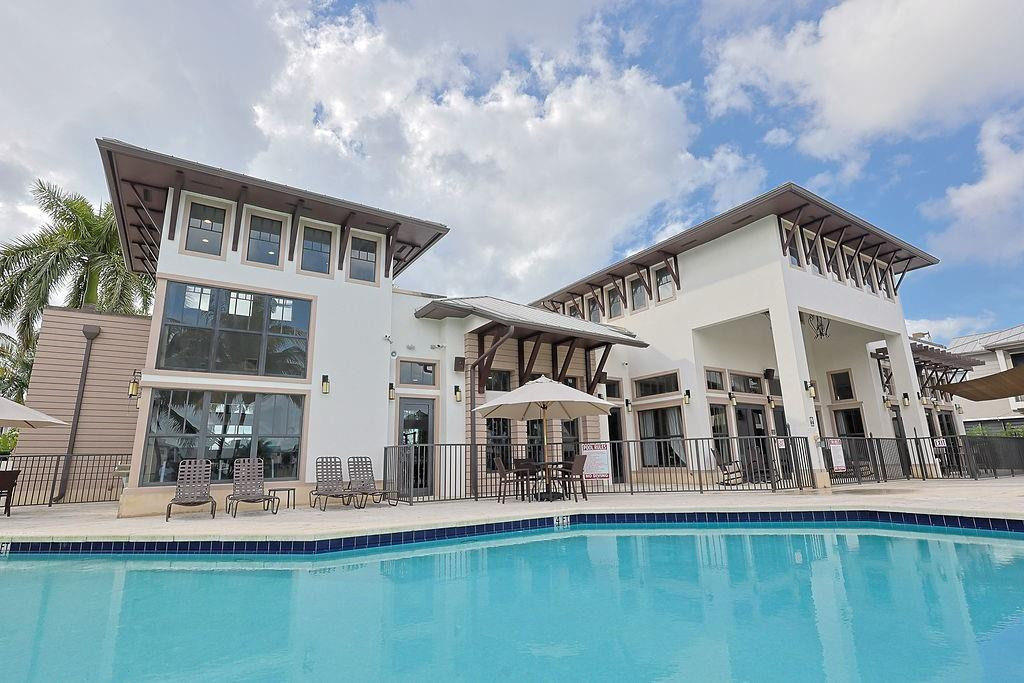 DORAL CAY - Residential