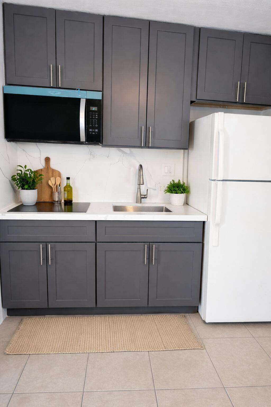 DEERFIELD COLONY COURT - Residential Lease