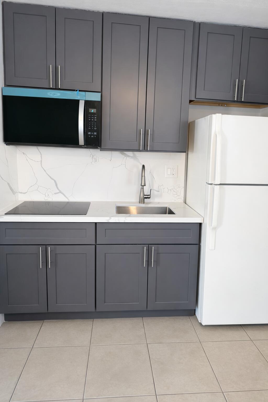 DEERFIELD COLONY COURT - Residential Lease