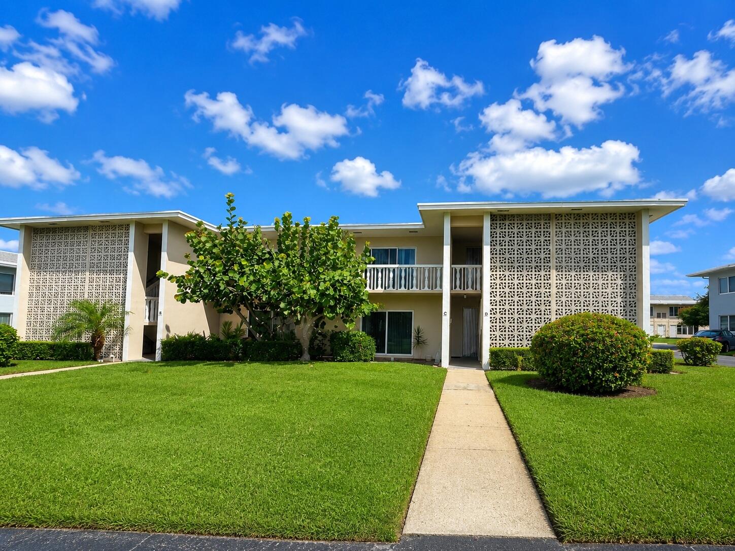 View photos, virtual tours, details... 115 S South Boulevard 2c
