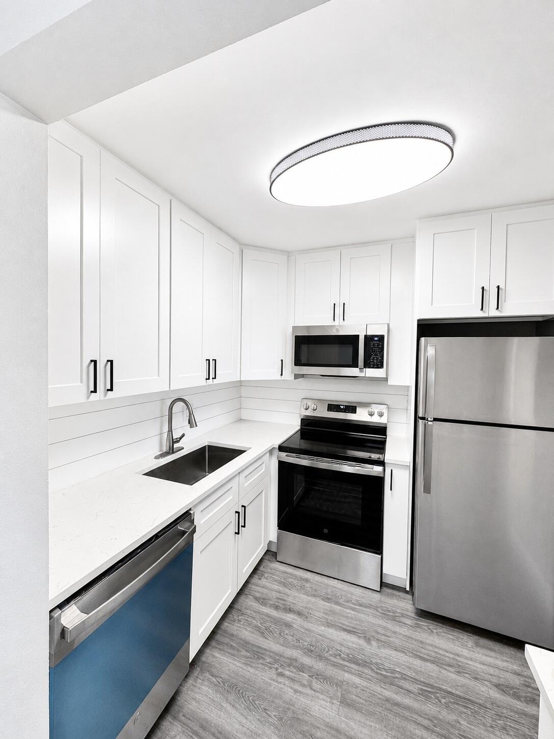View photos, virtual tours, details... 115 S South Boulevard 2c
