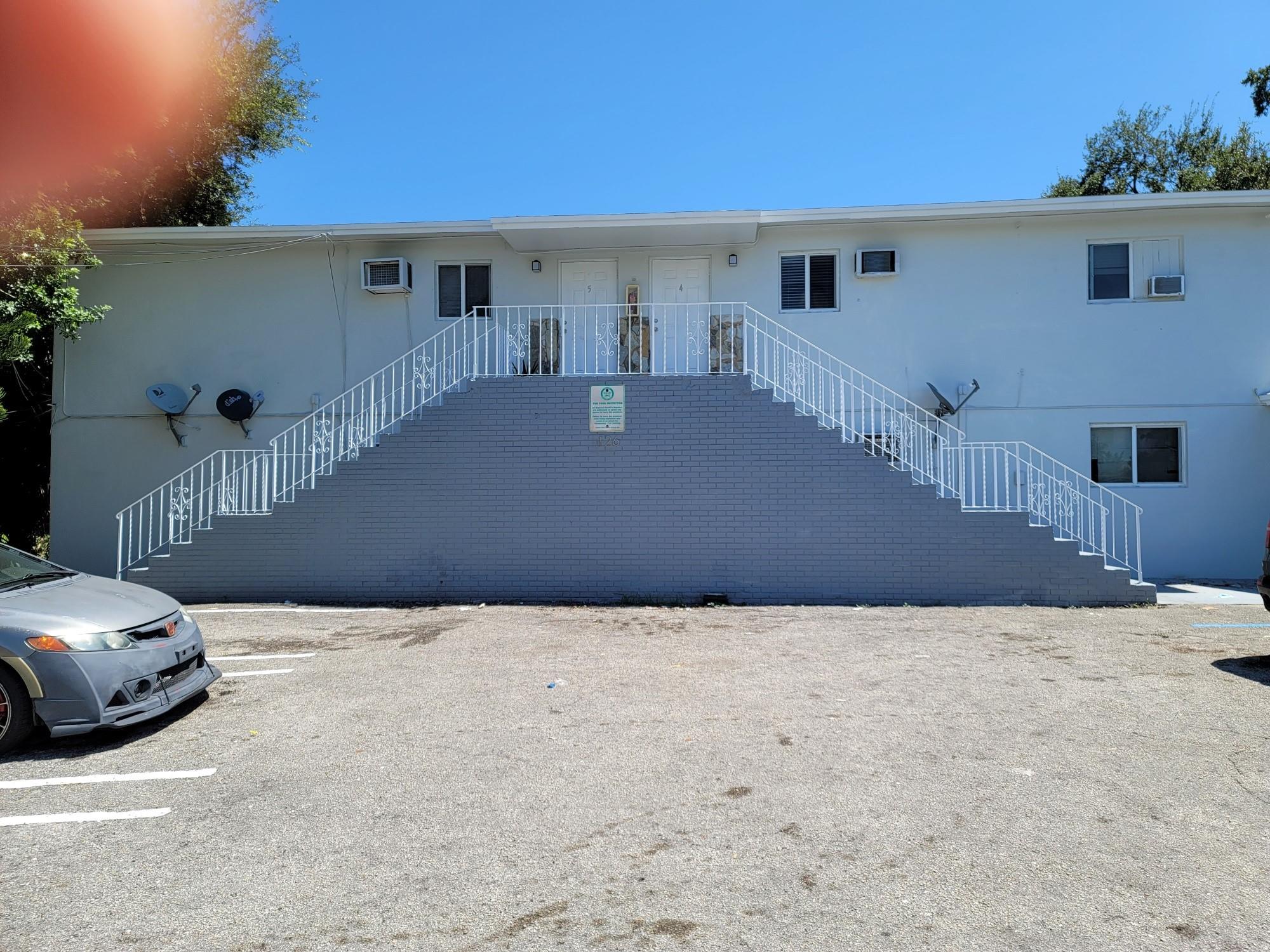 BRIGHT, CLEAN 2 BED 1 BATH APARTMENT AVAILABLE NOW! THIS 2ND FLOOR UNIT FEATURES A SPACIOUS LAYOUT WITH TILED FLOORS THROUGHOUT, WOOD BLINDS, CEILING FAN IN EACH ROOM & MORE. QUIET BUILDING CONVENIENTLY LOCATED IN HISTORICAL DANIA BEACH JUST MINUTES FROM THE NEW DANIA POINTE SHOPPING CENTER, MAJOR HIGHWAYS, THE AIRPORT & THE BEACH. WASHER & DRYER ON PREMISES. WATER INCLUDED. EASY TO SHOW ON LOCKBOX!