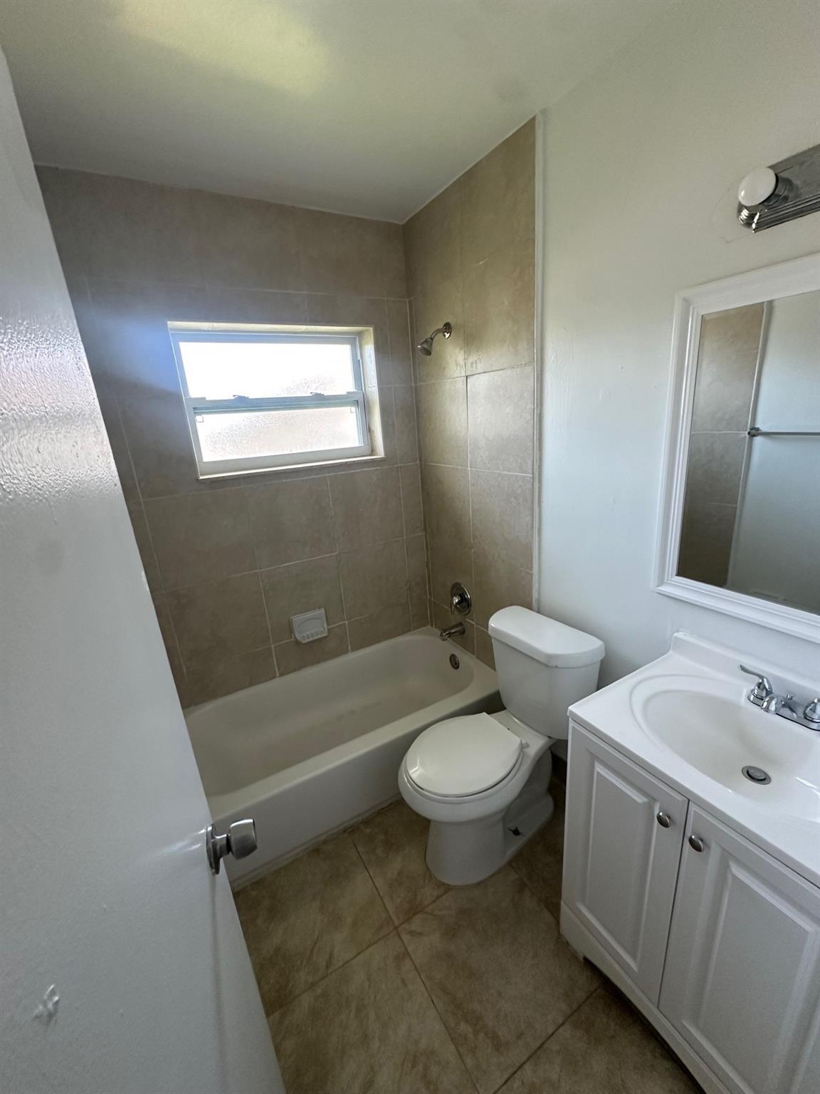 Town Of Modelo Dania B-49 - Residential Lease