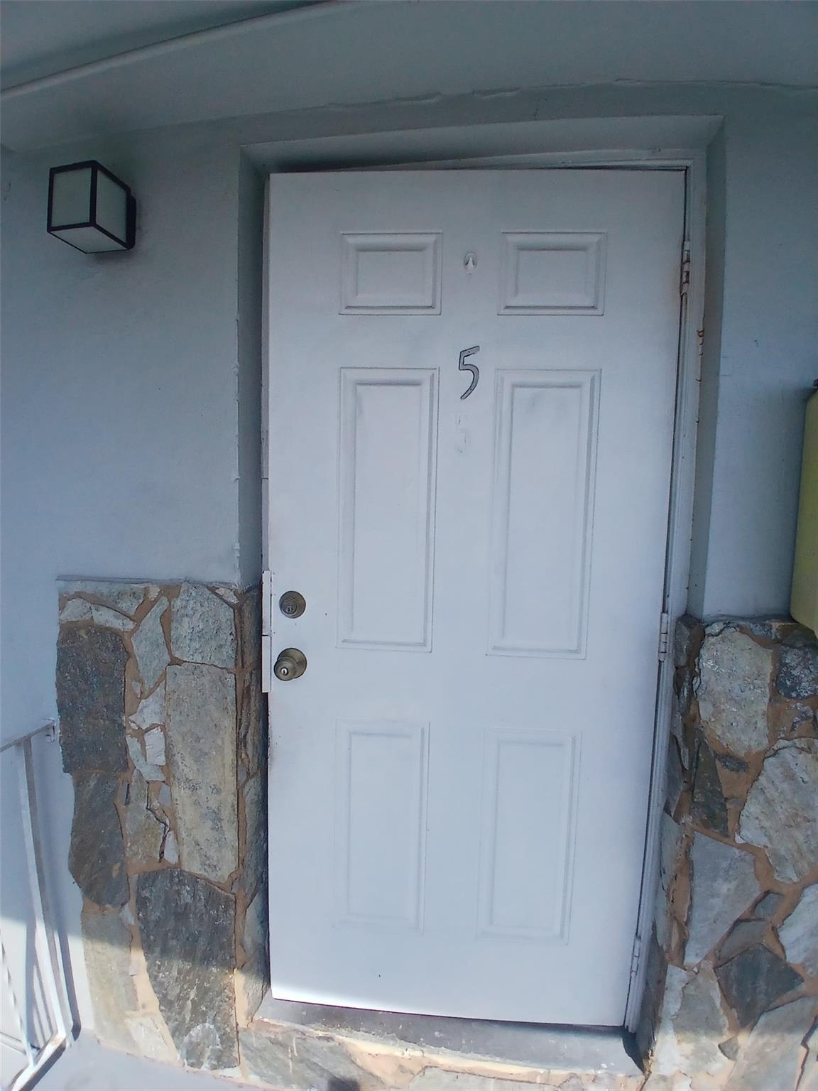 Town Of Modelo Dania B-49 - Residential Lease