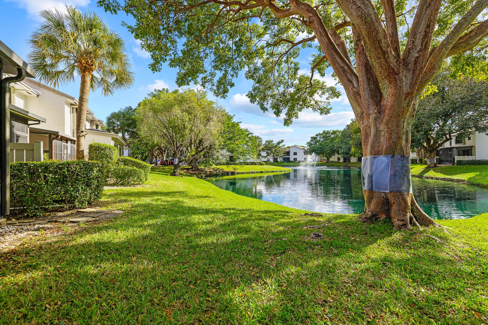 BAYWOOD VILLAGE II-B COND - Residential