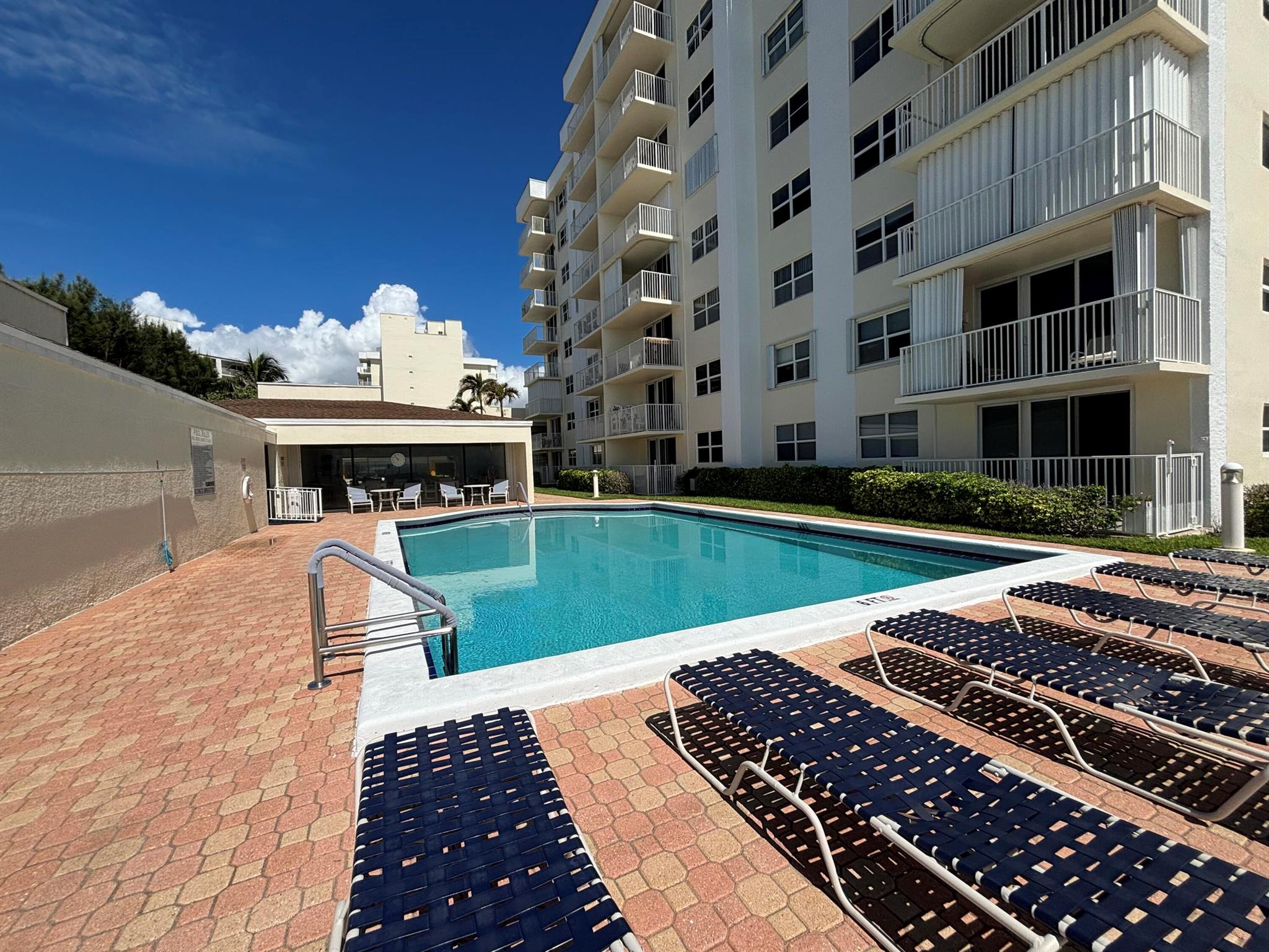 LE CHATEAU ROYAL CONDO - Residential Lease