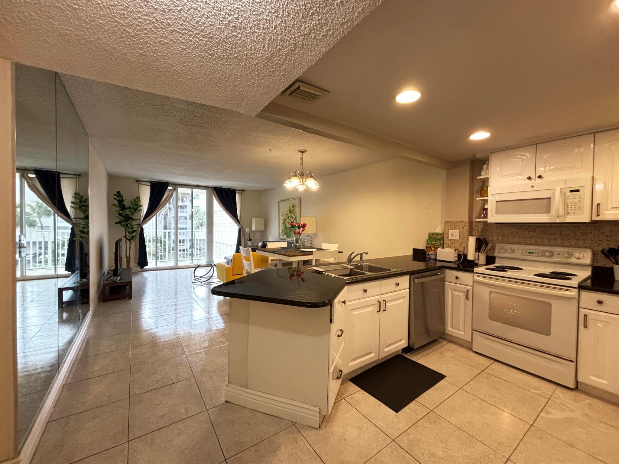 LE CHATEAU ROYAL CONDO - Residential Lease