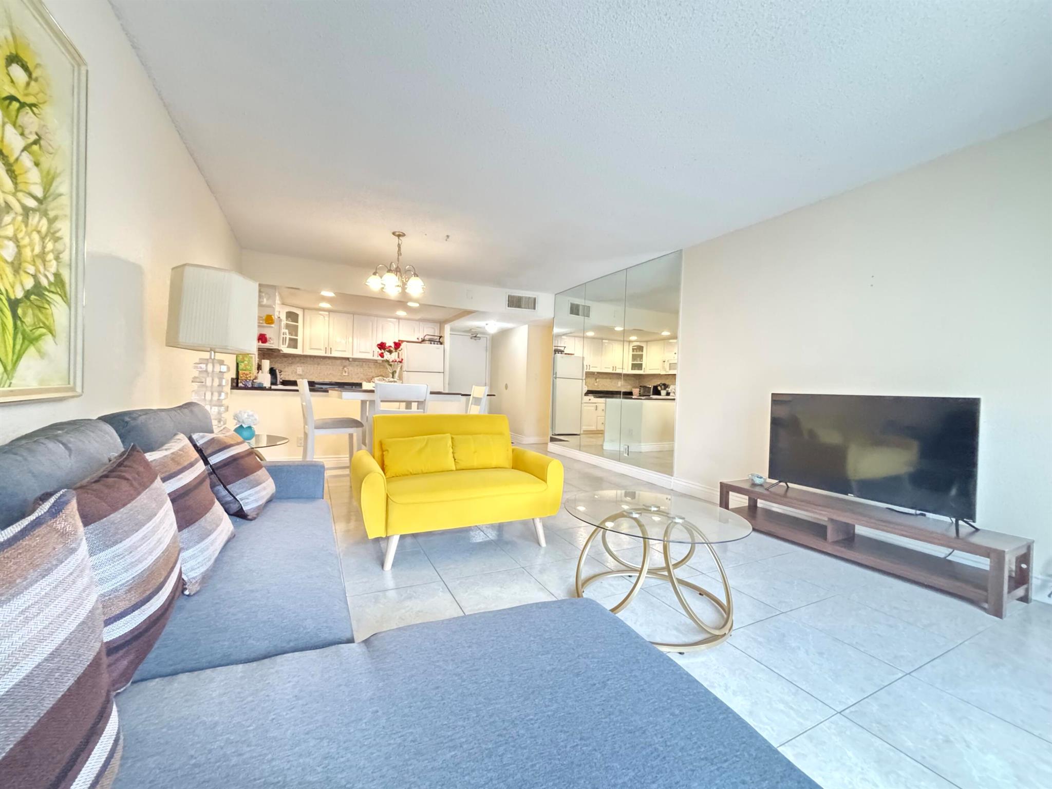 LE CHATEAU ROYAL CONDO - Residential Lease