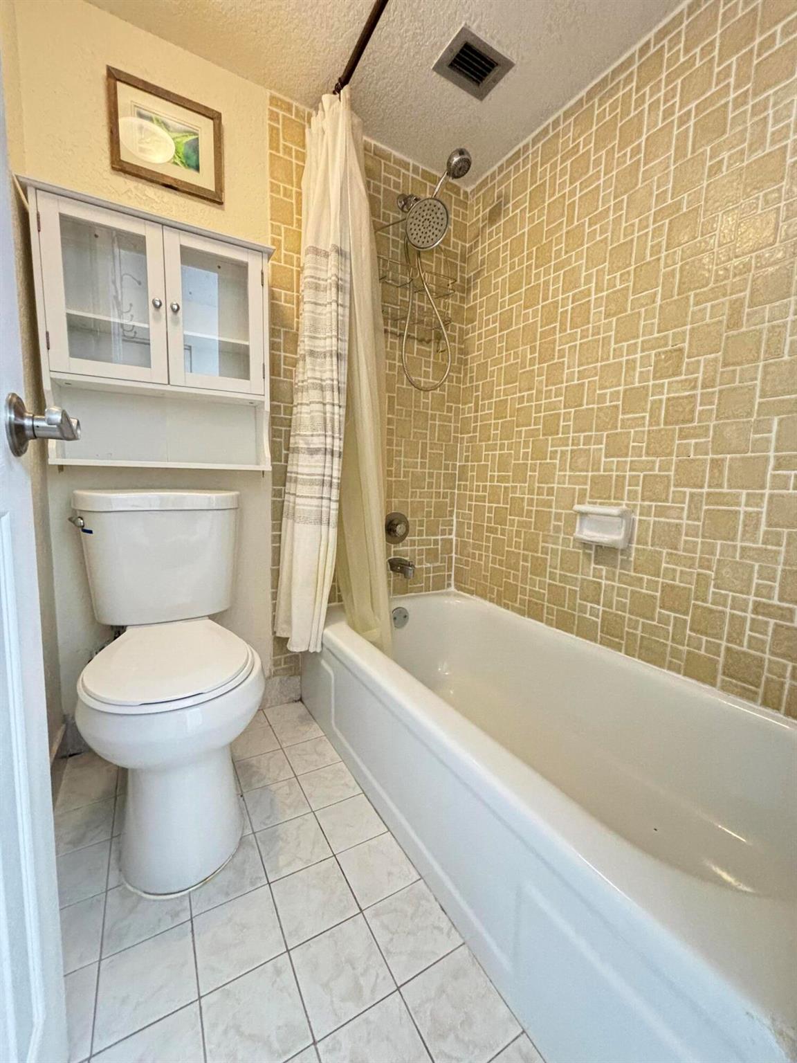 LE CHATEAU ROYAL CONDO - Residential Lease