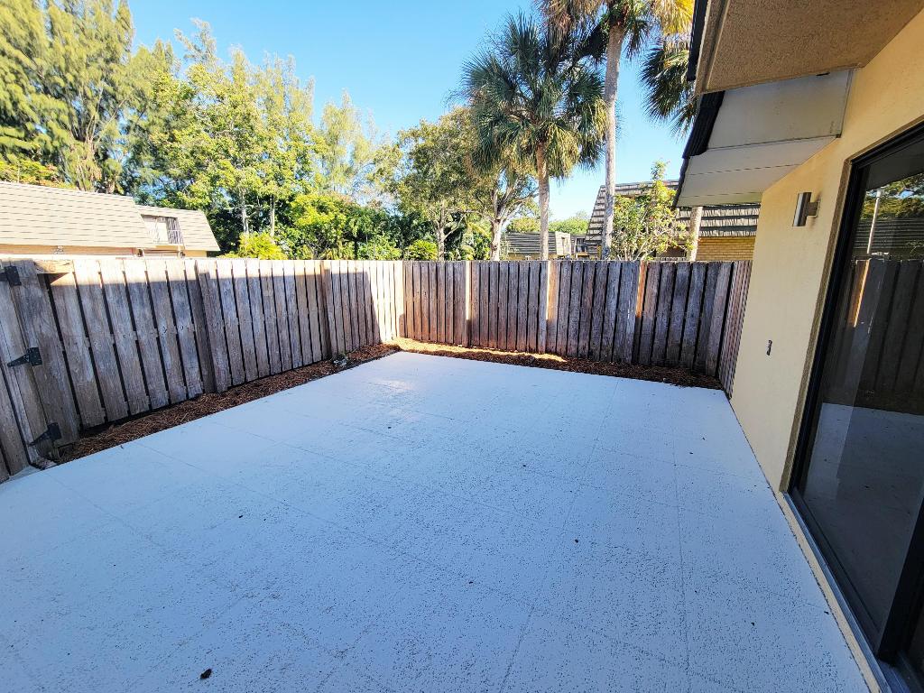 VILLAGE OF SANDALWOOD LAKES 3 - Residential